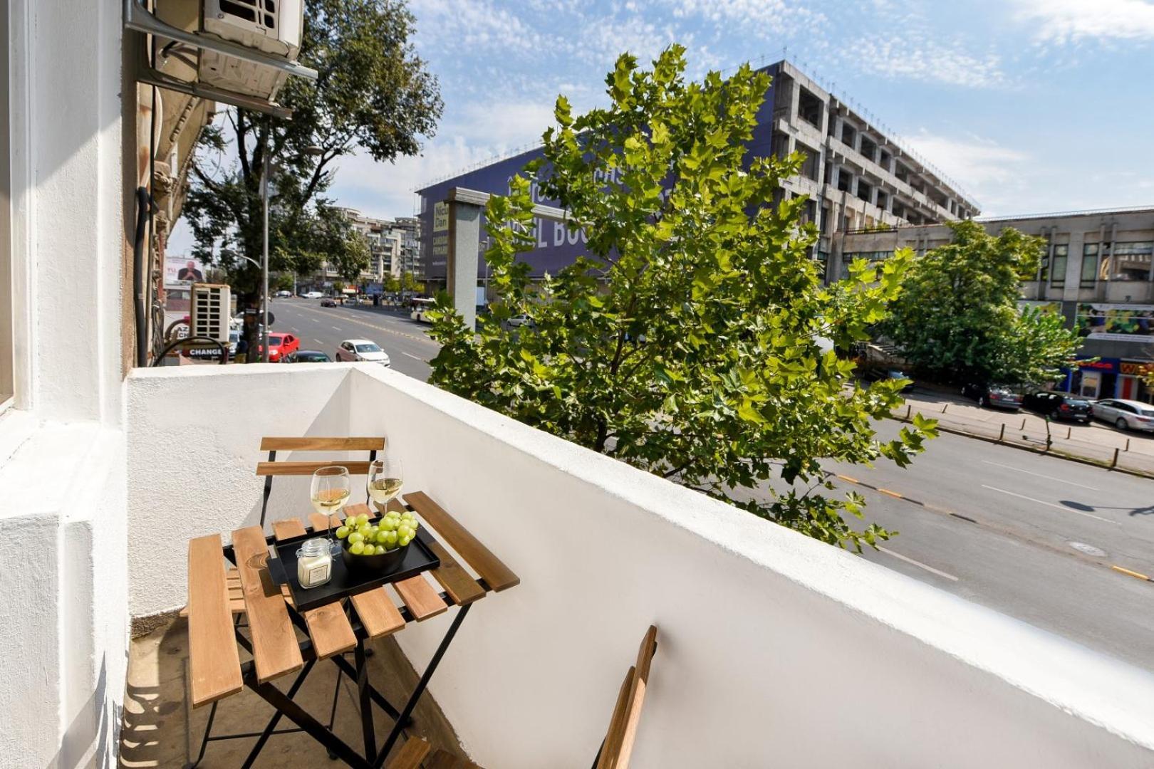 Ideal Home - Spacious & Modern Accommodation Near Unirii Square Bucharest Exterior photo